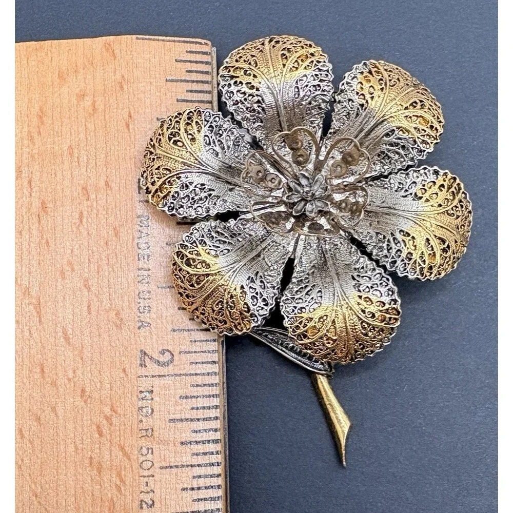 Vintage‎ ART Arthur Pepper Flower Textured Two Toned Silver & Gold Tone Brooch